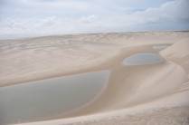 Lagoas começam a aparecer entre as dunas nos Lençóis Maranhenses - MA